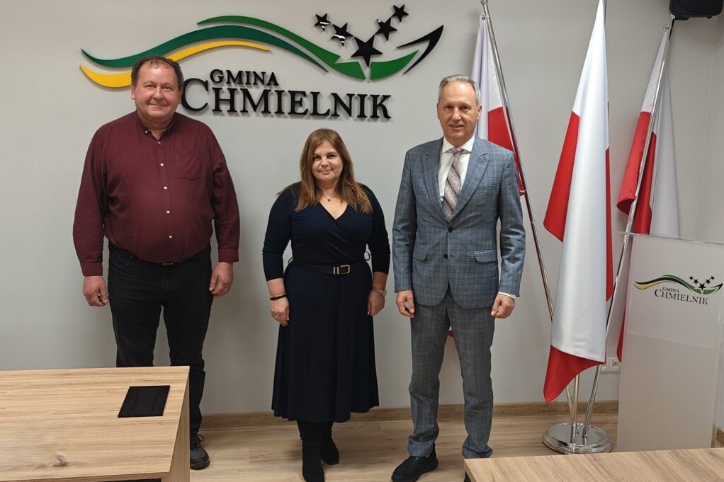 Zdjęcie wprowadzające - założyciele Spółdzielni Energetycznej w Chmielniku